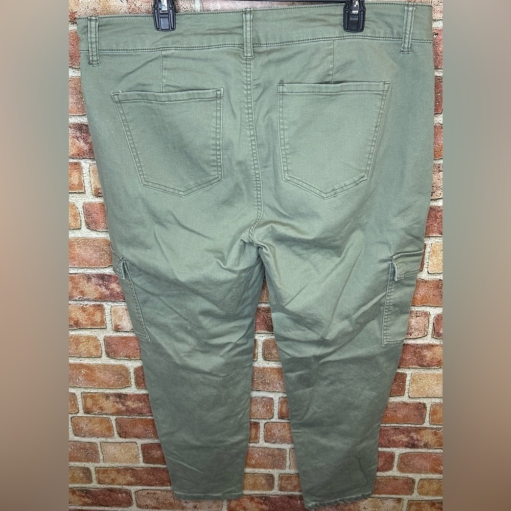 Juniors size 21 No boundaries pants - Picture 2 of 8